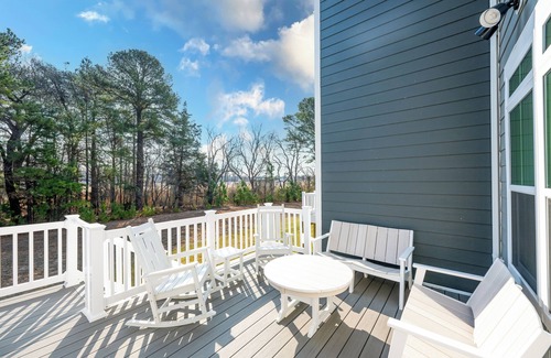 Lewes Villa | New 5BR/4.5 Bath Luxury Villa, Lewes. 9 Min. to the Beach! Longer stays welcomed