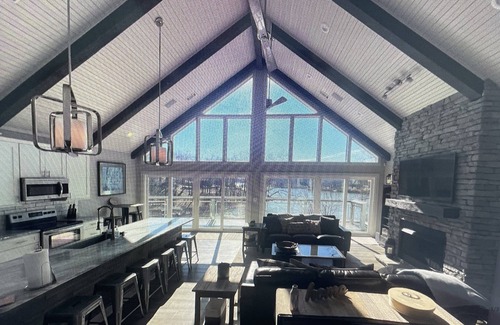 Cadiz House | New 6 bedrooms! Lake Barkley Lake House