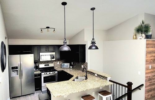 Northwest Arvada House | NEW 6bdrms, 6baths; Near Dining, Shops, & Shops. Great for Red Rocks & Downtown!