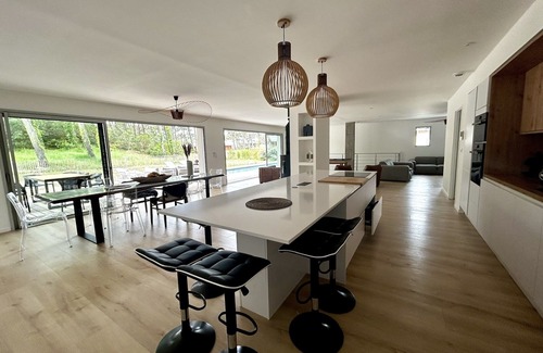 Seignosse Villa | New ad/New contemporary villa with 12x 3 pool Foret view
