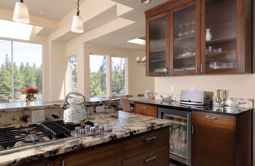 Deschutes River Woods House | NEW! Amazing Deschutes Riverfront - Big Sky Bend!