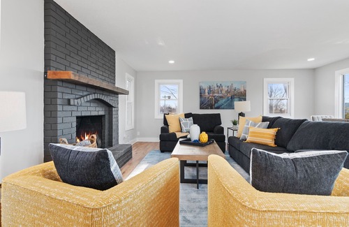 Independence House | New and Inviting in Independence