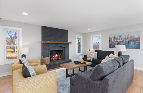 Independence House | New and Inviting in Independence