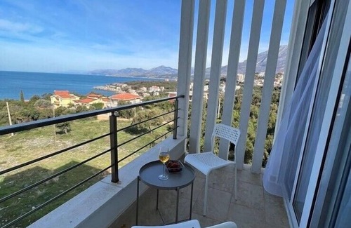 Utjeha Hladna Uvala Apartment | NEW! Apartment 2 with Pool in Bar, Montenegro