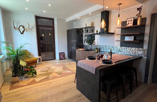 Canzo Apartment | New apartment in the midst of greenery just minutes from Lake Como.