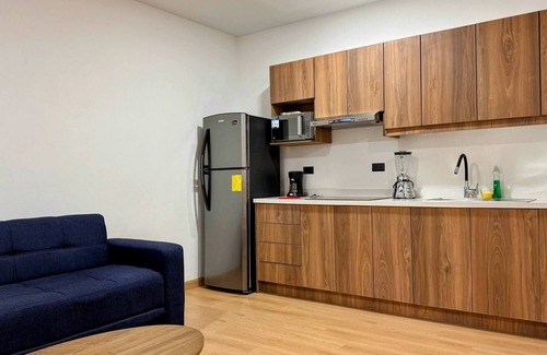 Quito Apartment | New Apartment Lightning-Fast WiFi and Metro Access