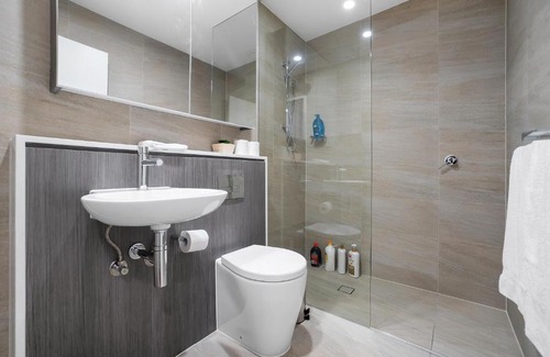 Waterloo Apartment | New apartment near city centre and shops for 4 ppl