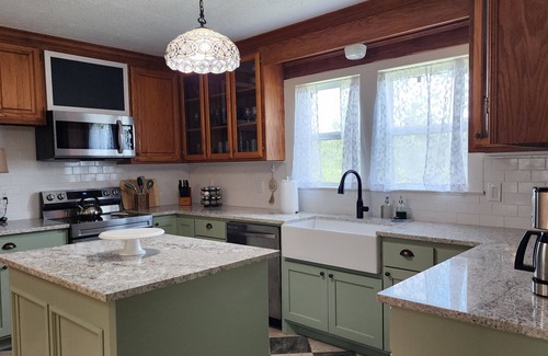 Bryan Other | NEW Arrow Grove Farmhouse Renovated Quiet Farmhouse 25 minutes from Kyle Field