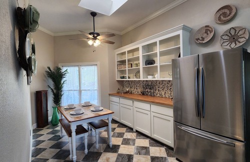 Bryan Other | NEW Arrow Grove Farmhouse Renovated Quiet Farmhouse 25 minutes from Kyle Field