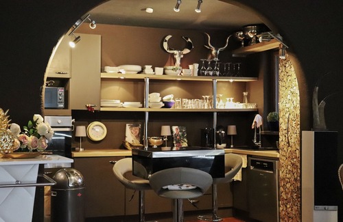 Munchen District House | New ✨: Artist's house with chalet and terrace 15 minutes from Munich city center