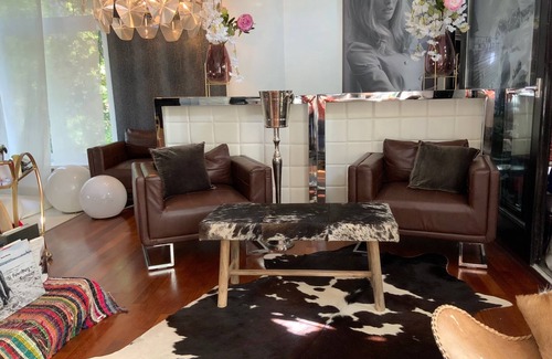 Munchen District House | New ✨: Artist's house with chalet and terrace 15 minutes from Munich city center