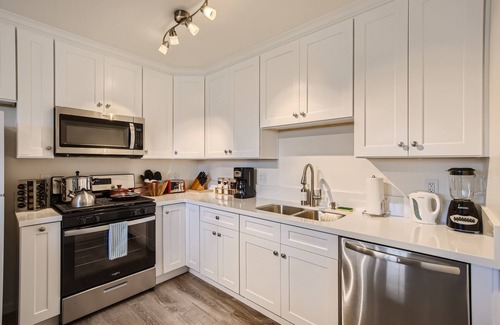 North Valley House | NEW - Awesome 6BR - 15 Min To Beach