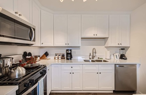 North Valley House | NEW - Awesome 6BR - 15 Min To Beach