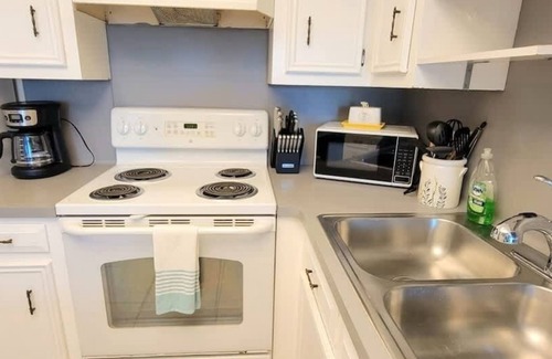 South Padre Island Condo | NEW! * Bay View Great Deck * Pool * 2 levels & 3 bedr