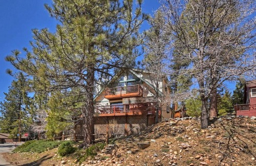 Upper Moonridge Cottage | New Bear Canyon · Beautiful 3 BR with Great View & Lots of Amenities