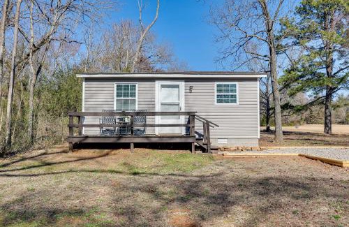 New Blaine Apartment | New Blaine Studio - Walk to Lake Dardanelle!