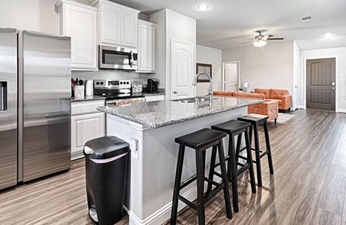 Greenville House | ✨ NEW BUILD 4BD 2BA Cheerful Bright Home! 🆕