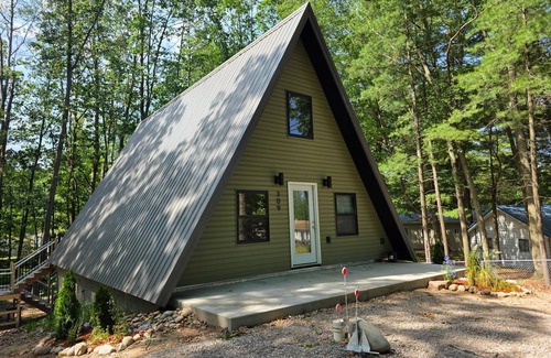 Houghton Lake House | New build A-Frame house in tranquil Houghton Lake with WiFi, AC