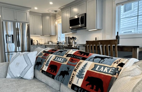 Laconia House | New build~Sunset View~Patio~Dock~Bring Your Boat!