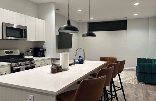 Ravenswood Apartment | New Built Apartment, Sleeps 12!