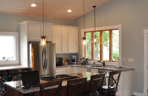 Riva House | New Bungalow with view of South River!