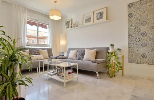 Ciudad Jardin Apartment | *New* Cerca de la Mezquita