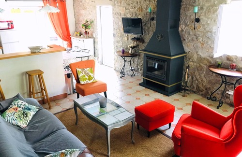 Brujas House | New! Charming stone house with private swimming pool in an idyllic setting