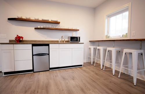 Old Louisville House | New. Clean and affordable!