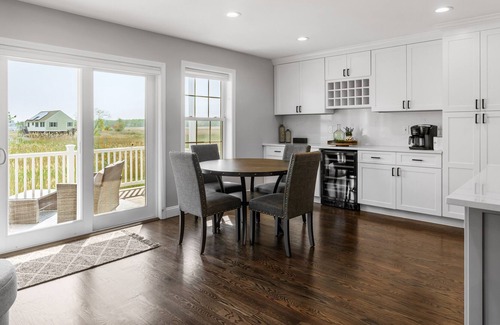 Milford House | New construction 3BR- 3 min walk to beach