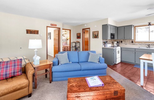 Greer Cabin | NEW! Cozy Cabin Retreat with Scenic Views