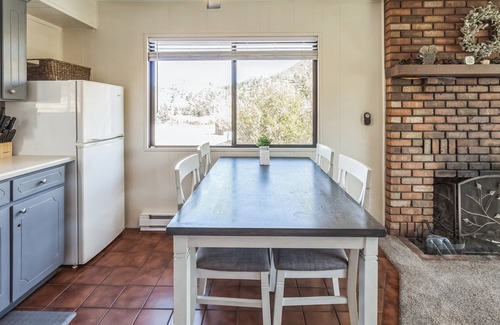 Greer Cabin | NEW! Cozy Cabin Retreat with Scenic Views