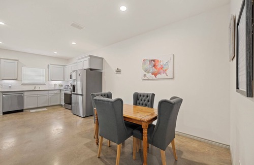 Lindale Apartment | New Cozy, Hidden 2BR/1BA Nest in Lindale, Texas