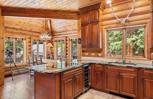 Breckenridge House | New! Cozy Mtn Cabin W/Private Hot Tub