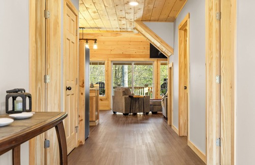 Cold Brook Cabin | NEW creekside Home w Firepit BBQ Kayak Pets