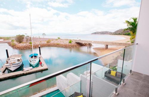 Nelly Bay House | NEW! Dacha on Maggie No#2, Unrivaled Island Luxury