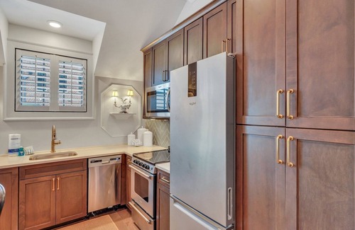 Hitch Village - Fred Wessels Homes Apartment | New Designer Digs on Savannah's Riverfront by Lucky Savannah