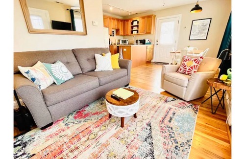 Westwood Place Cottage | New! East West Nest ~ Walkable ~ Private ~ Stylish