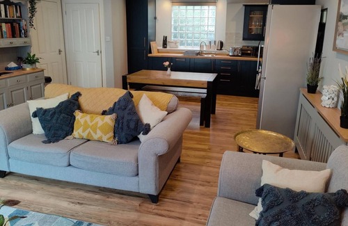 Dunfermline House | NEW Fabulous 2BD Maisonette Dunfermline, Fife
