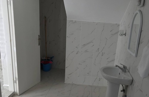 Karavas Apartment | New flat next to Merit casino