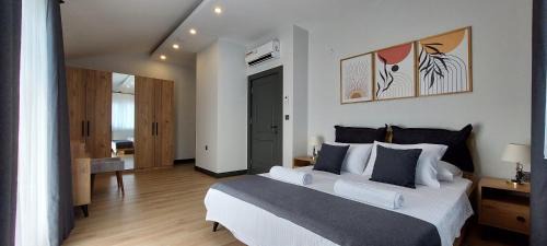 Lara Apartment | New Flat with Big Living Spaces 5 Near By Lara Beach