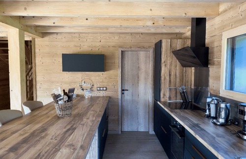 Le Mont Ski Chalet | New for 2024! Tourist accommodation in a high-end chalet in Saulcy.