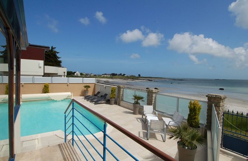 Plouneour-Brignogan-Plages House | New: directly on the beach with a private pool and a beach access