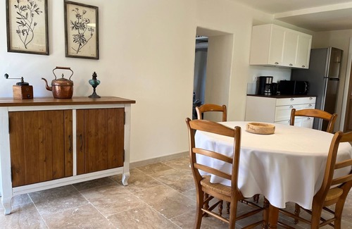 Carpentras Other | New: Gîte in 18th century Provencal farmhouse surrounded by vineyards at the foot of Ventoux