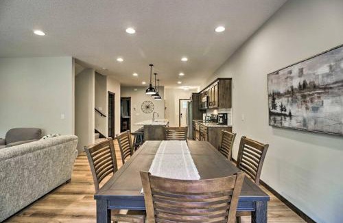 Lake Shore House | New Gull Lake Townhome! 5 bed 3200ft and Boat Slip