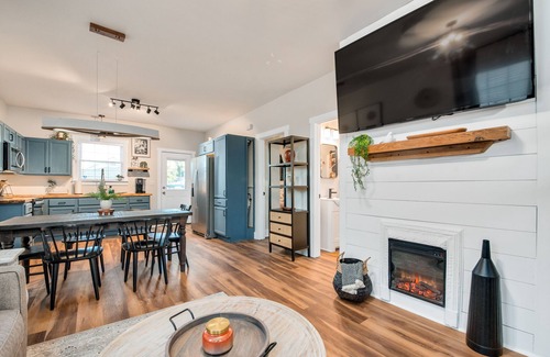 Guntersville House | New Guntersville lake cottage - walking distance to lake and minutes to downtown