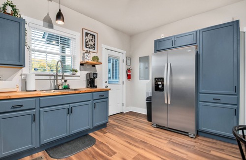 Guntersville House | New Guntersville lake cottage - walking distance to lake and minutes to downtown