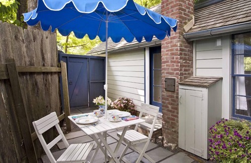 Woodstock Cottage | NEW! Herb Cottage: Historic Artist's Cottage, Wood Stove, Walk to Town!