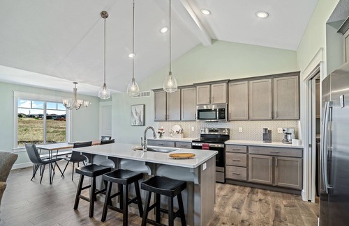 Manhattan House | New Home in west Manhattan, Family Friendly and close to KSU!