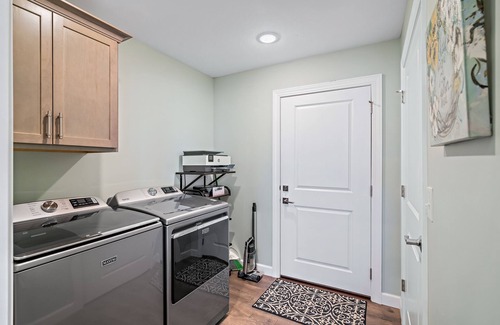 Manhattan House | New Home in west Manhattan, Family Friendly and close to KSU!