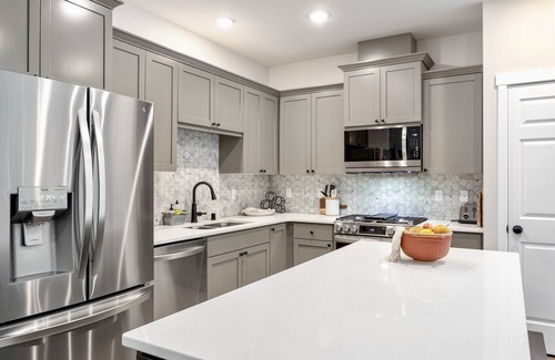 Bellingham House | New home on peaceful 5acr +hotub & dry sauna - Close to biking/hiking & downtown